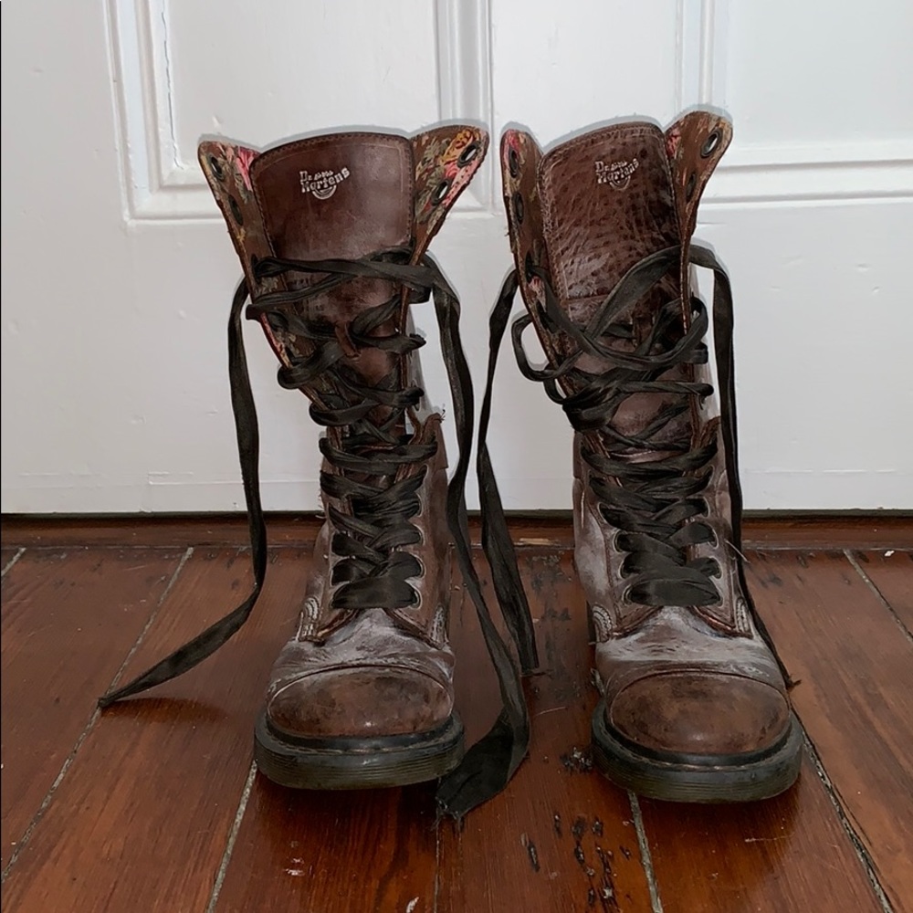 Tall Ribbon Laced Docs!!